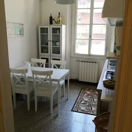 Bright Close To Downtown Florence
