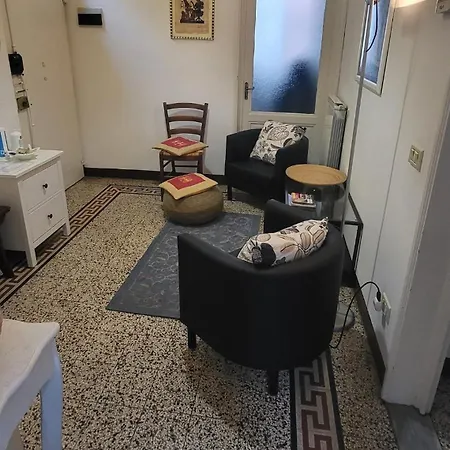 Bright Close To Downtown Florence