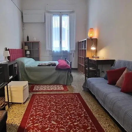 Bright Close To Downtown * Φλωρεντία